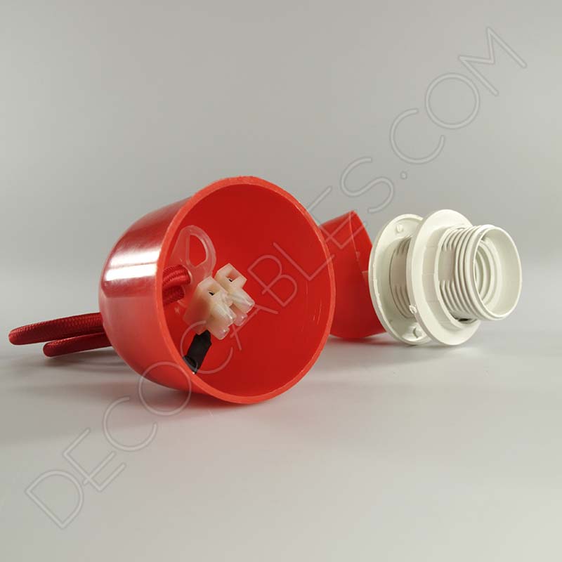 Lámparas colgantes para pantallas en suspensión con cable textil a juego en color rojo Lámparas colgantes para pantallas en suspensión con cable textil a juego en color rojo