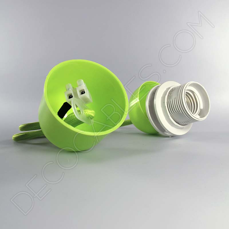 Lámparas colgantes para pantallas en suspensión con cable textil a juego en color verde Lámparas colgantes para pantallas en suspensión con cable textil a juego en color verde