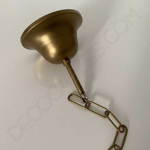 florón metálico con cadena color oro viejo