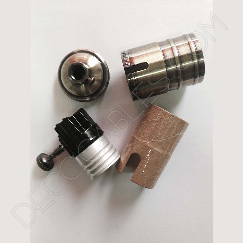 Portalámparas estilo vintage con interruptor en color anticuario Portalámparas estilo vintage con interruptor en color oro viejo