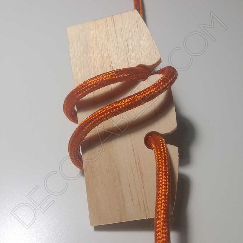 Regulador de altura para cable de lámparas en madera Regulador de altura para cable de lámparas en madera