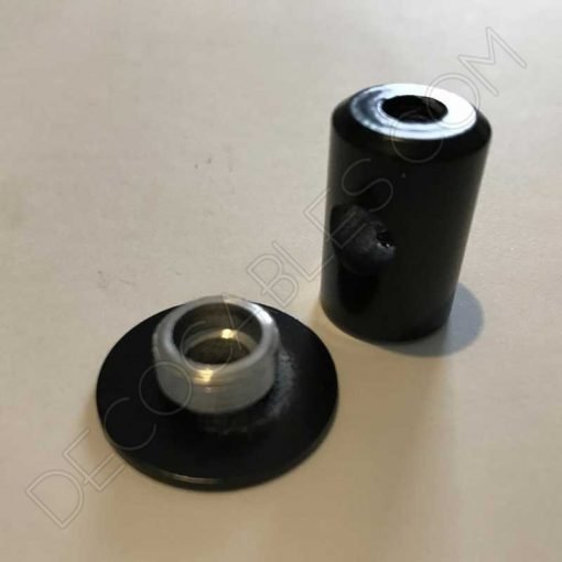 Aislante metálico para sujeción de cables de color negro