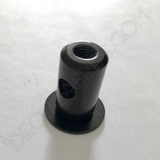 Aislante metálico para sujeción de cables de color negro