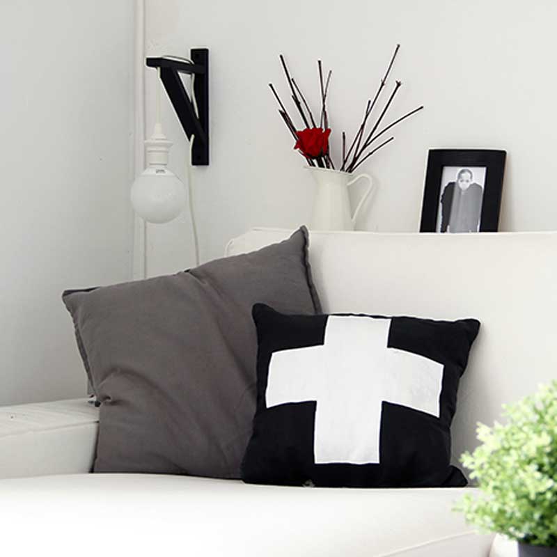 Escuadra de madera para lámparas color negro Escuadra de madera para lámparas color negro