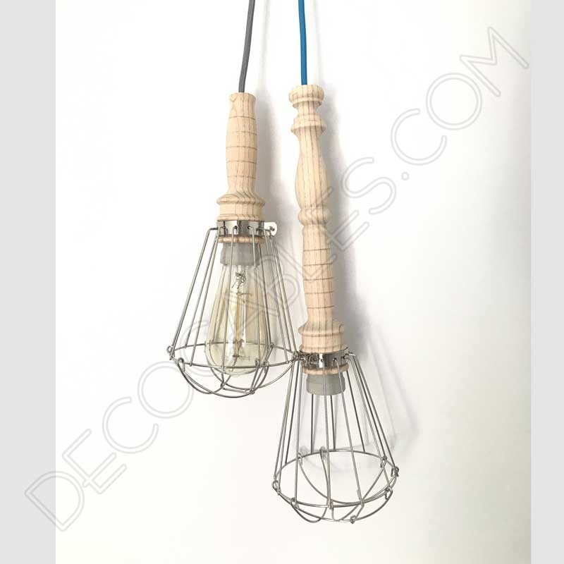 Lámpara colgante de madera con jaula metálica Lámpara colgante de madera con jaula metálica