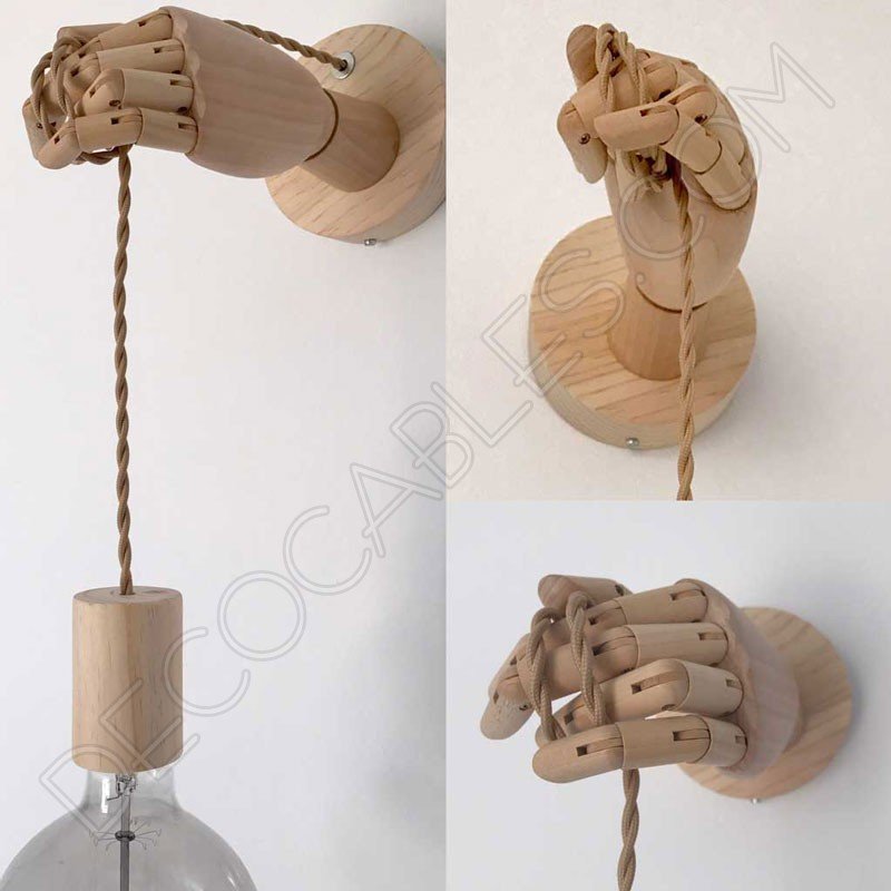 Lámpara aplique de pared en madera modelo mano Lámpara aplique de pared en madera modelo mano