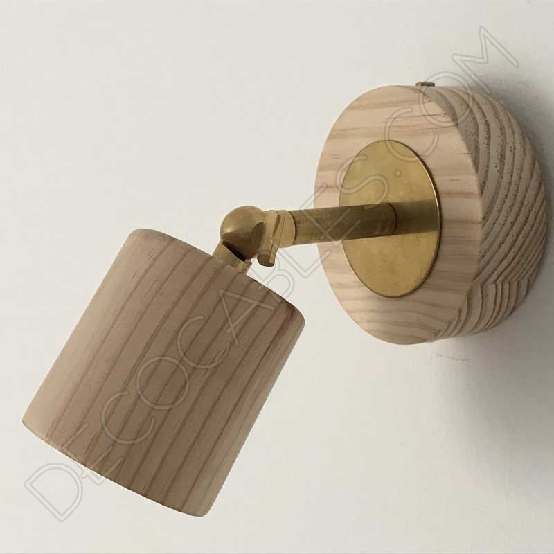 Foco articulado de pared en latón y madera Foco articulado de pared en latón y madera