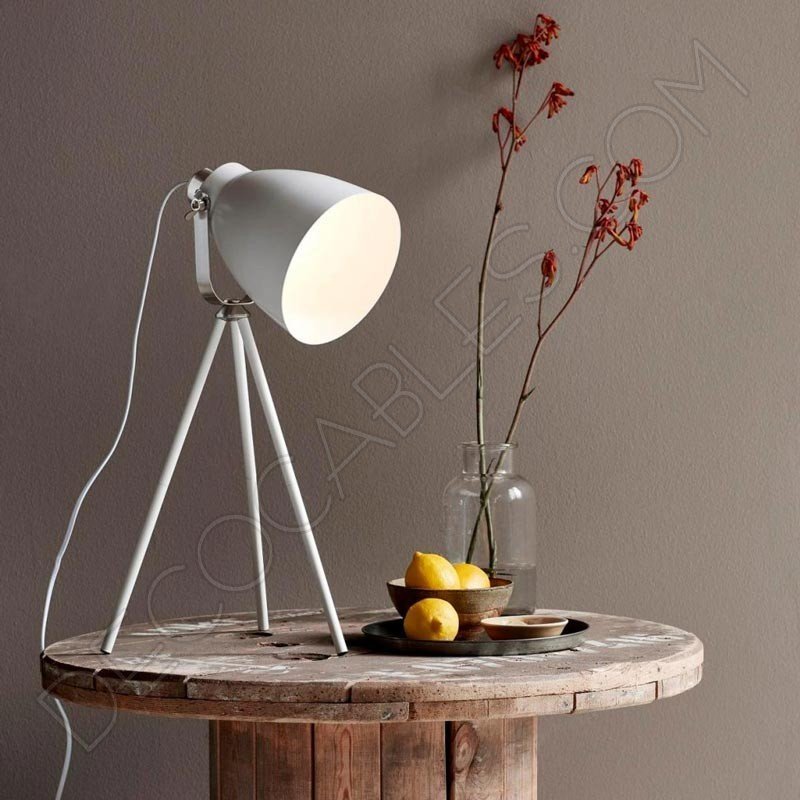 Lámpara de escritorio Vintage modelo tripode Lámpara de escritorio Vintage modelo tripode